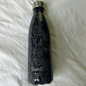S'well Exotic Collection Black and Gray Bottle